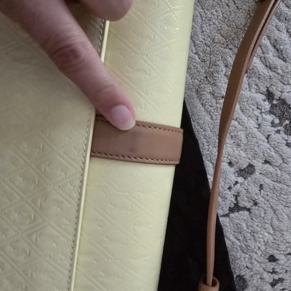 Saint laurent Le Monogramme leather shoulder bag EUC - Picture 6 of 16